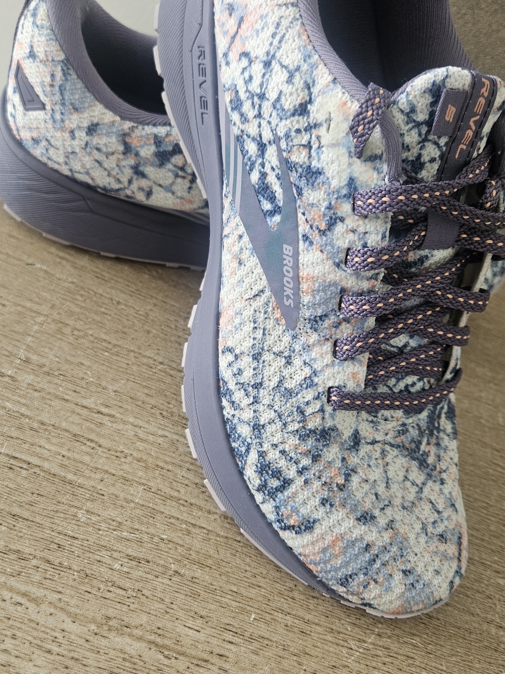 Brooks lavender and peach knit running shoe